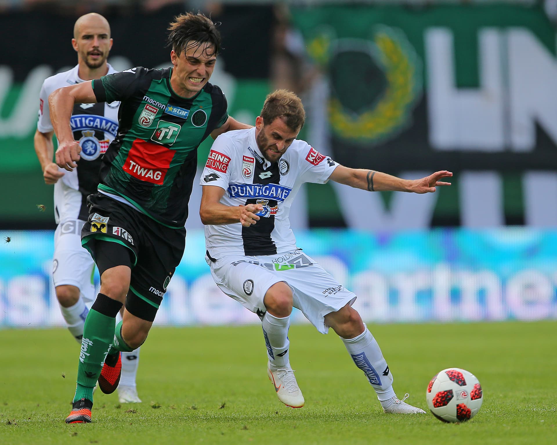 Albert Vallci mit Innsbruck vs Sturm