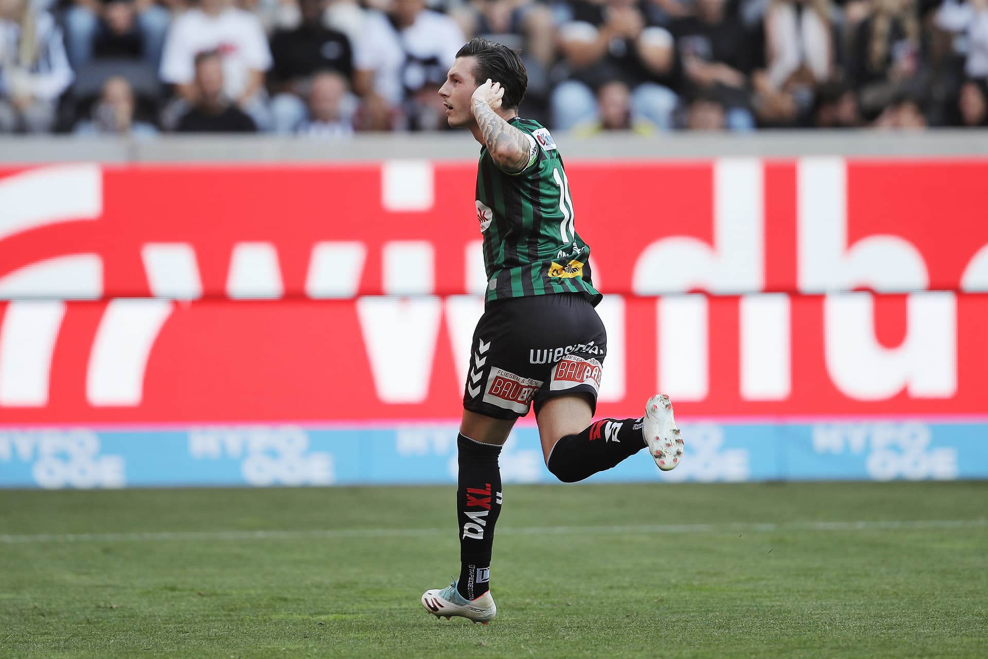 SV Ried Spieler Grosse jubelt