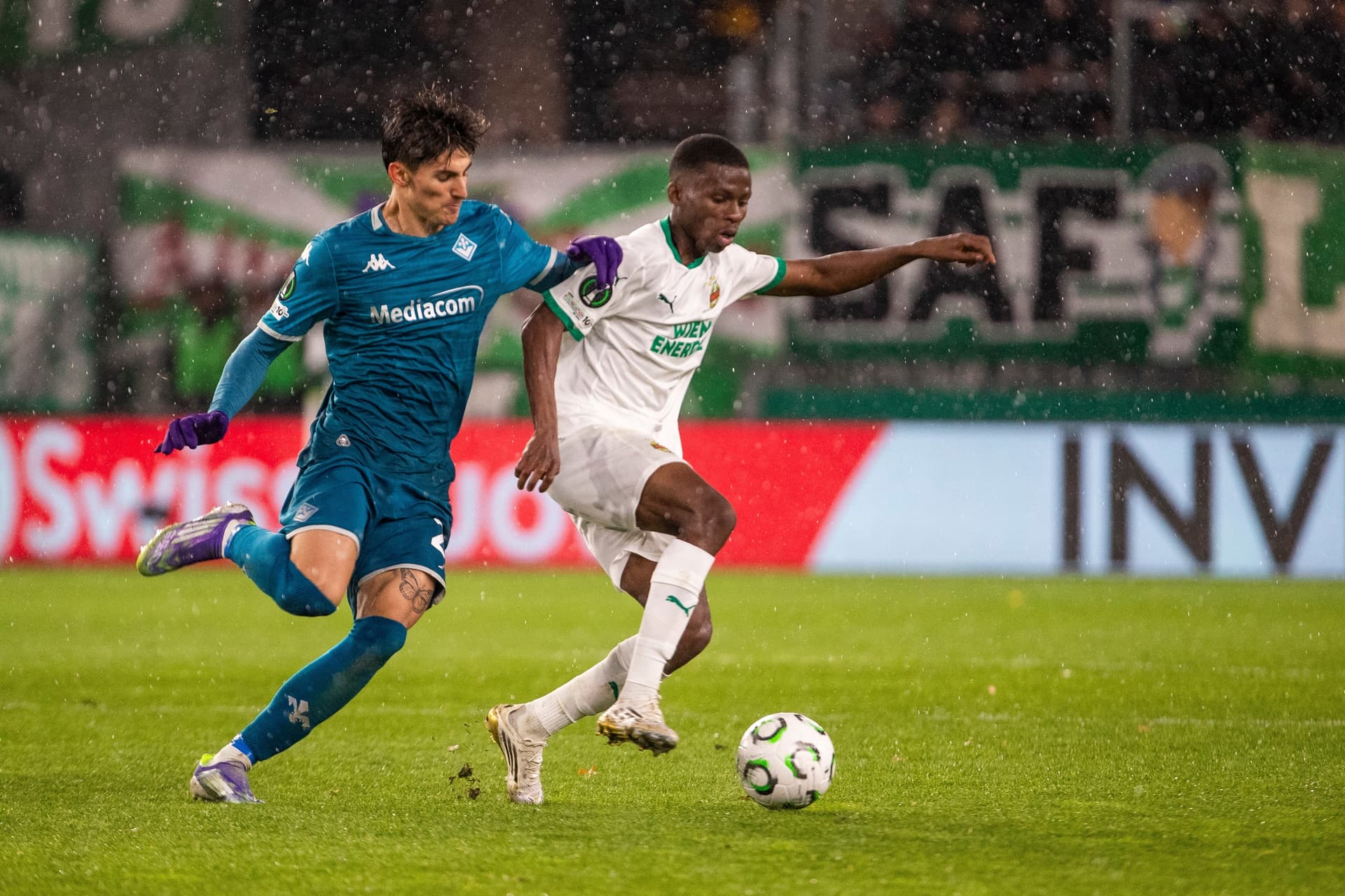 SK Rapid Zweikampf Conference League Fiorentina