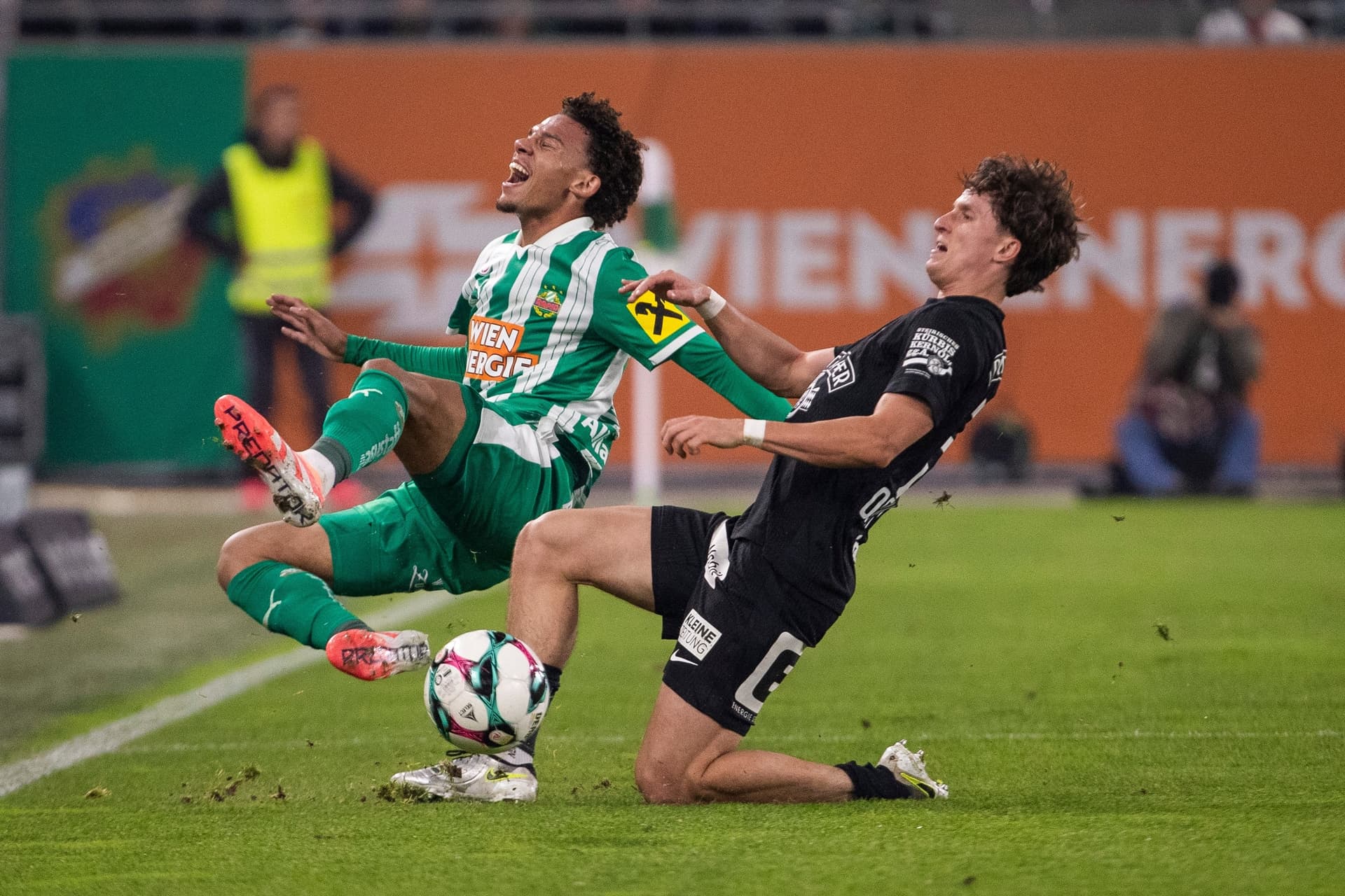 Tim Oermann Sturm vs Rapid - Zweikampf