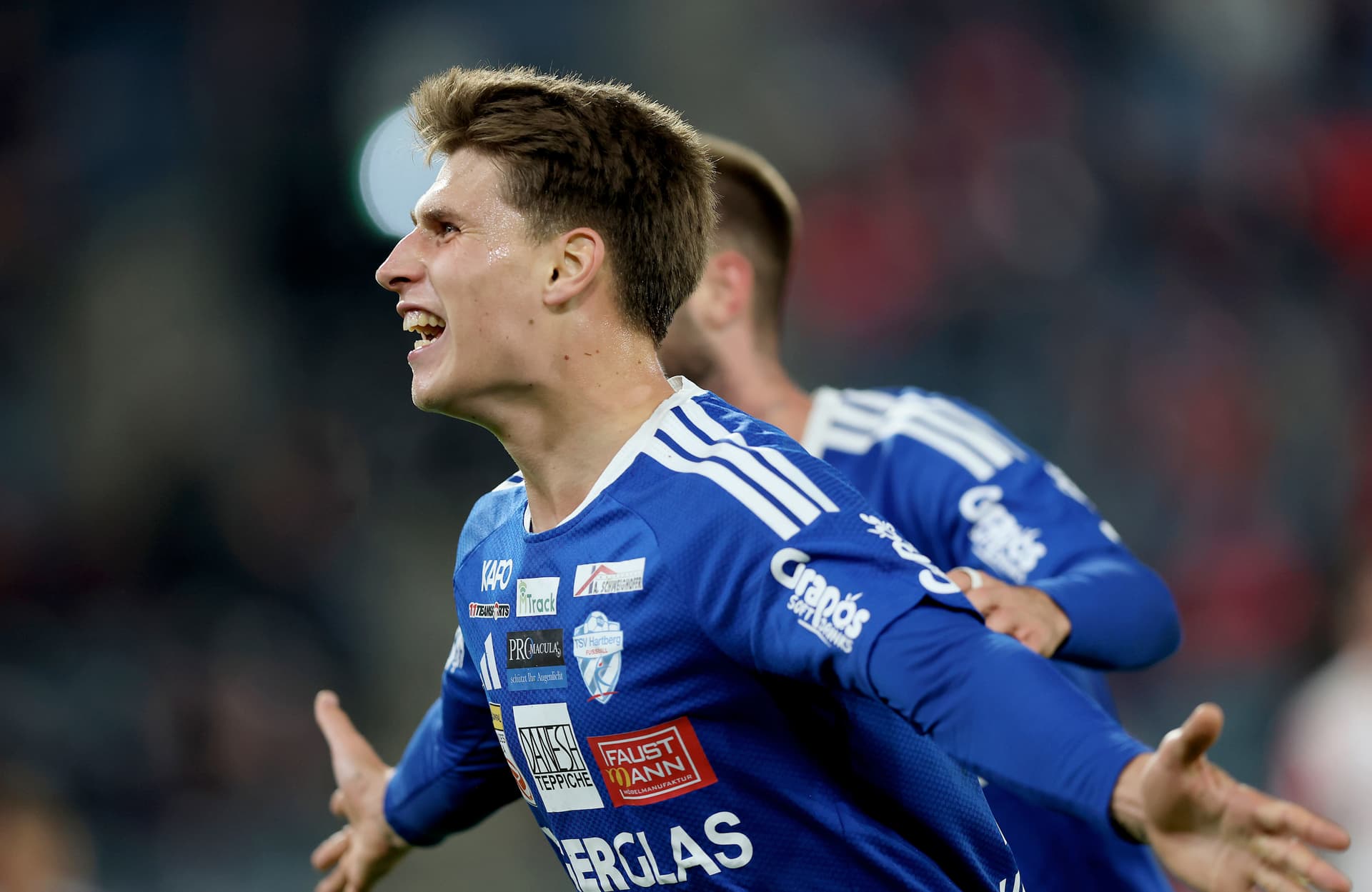 Hartberg-Spieler jubelt