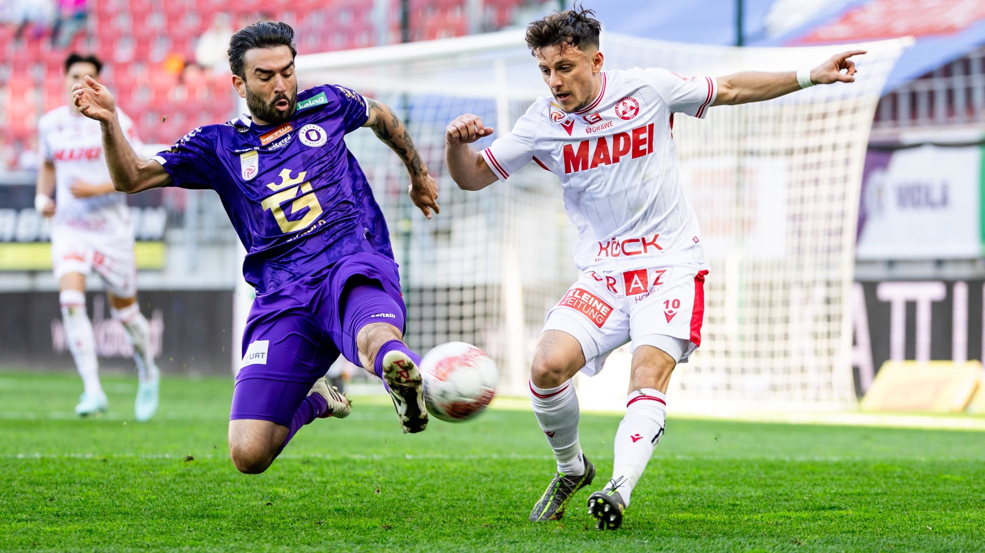 Kosmas Gkezos (Austria Klagenfurt) gegen Christian Lichtenberger (GAK)