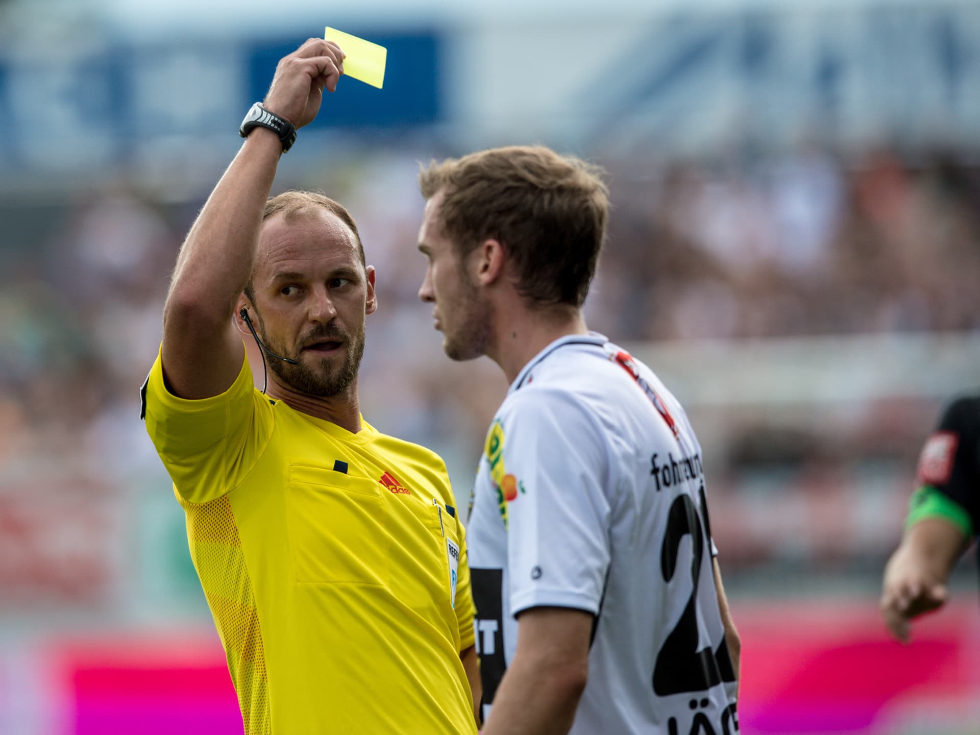Lukas Jäger Foul Altach