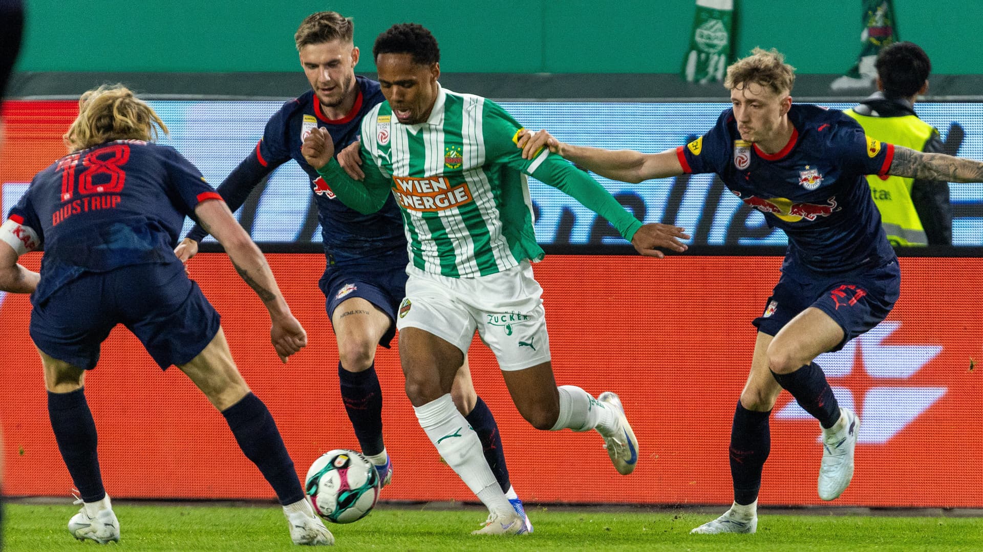 Rapid vs Red Bull Salzburg, Zweikampf Allianz Stadion